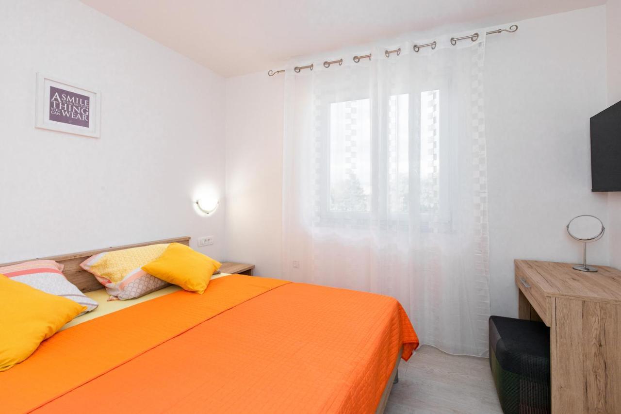 Apartman Ivona Na 1. Katu Malinska Extérieur photo