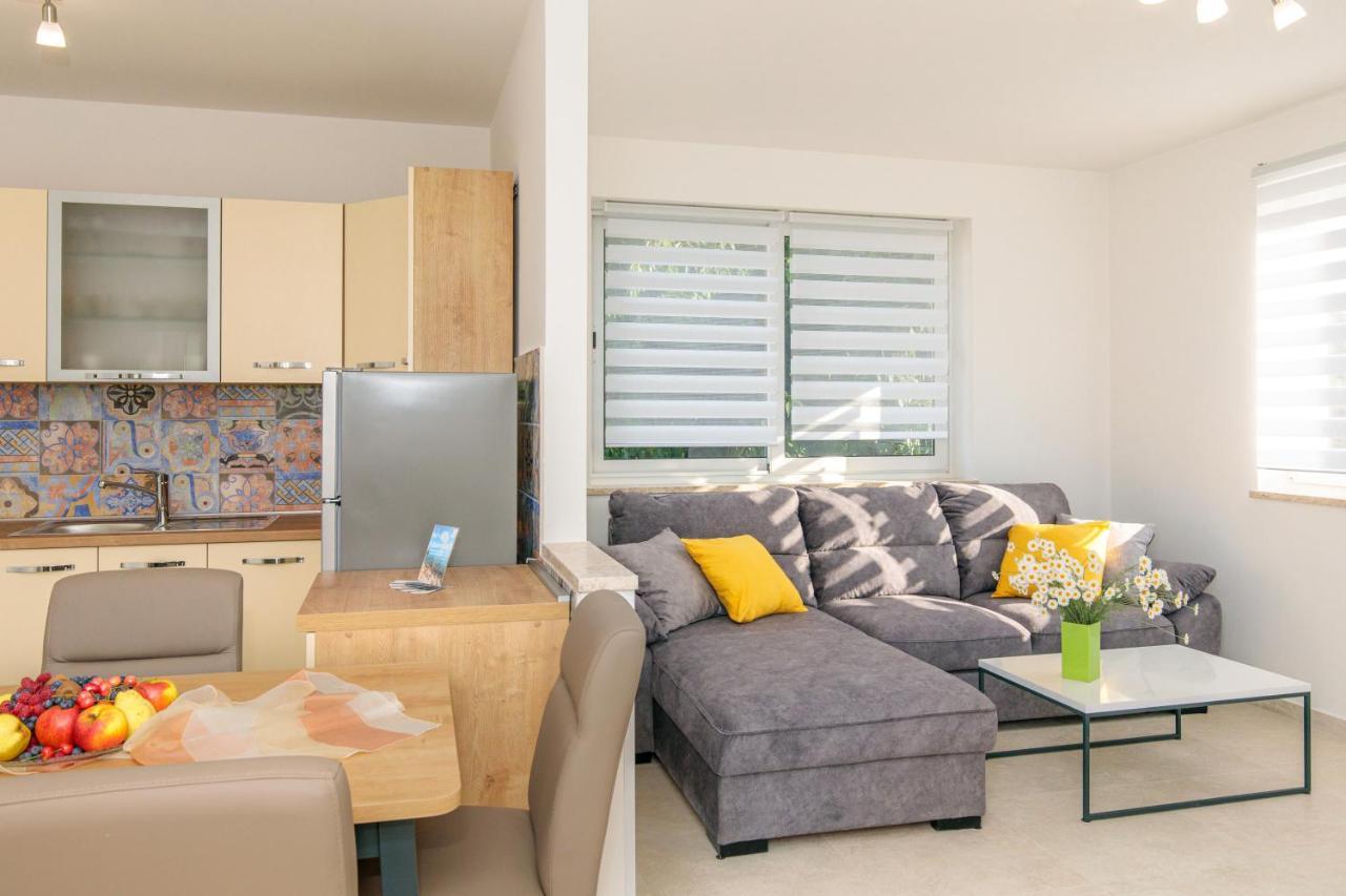 Apartman Ivona Na 1. Katu Malinska Extérieur photo